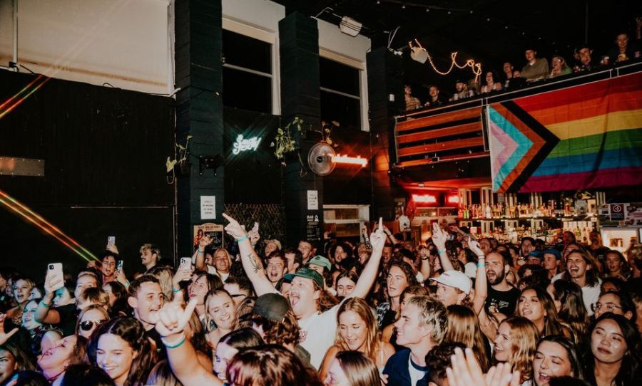 How do the “la la la’s” happen?